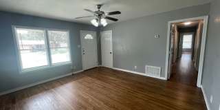 Priced to Rent- 3/1.5 Nice update! Accepting Sec 8 Gallery 5