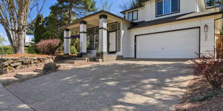 Beautifully Updated 5BR Home with Designer Kitchen, Main-Level Suite & Private Backyard Oasis Near Progress Ridge Gallery 4