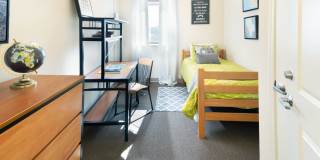 100 Midtown Gallery 15