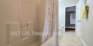 4022 SW 12th Pl Gallery 14