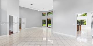 1256 Manor Dr S Gallery 2