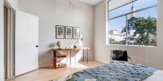 1043 N Ardmore Ave Gallery 14