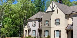 FULLY FURNISHED 3 bed 3.5 bath condo near pool in desirable Creekside neighborhood! Gallery 1