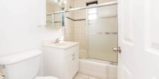 7320 N. Ridge Blvd Gallery 1