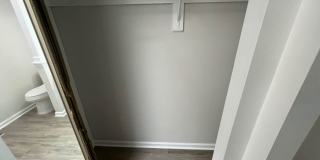 Room in 6 Bedroom Home at Henslowe Dr Gallery 56