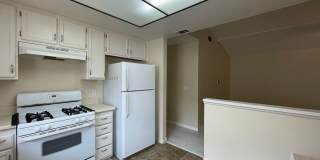 Light and Bright 3 Bedroom 2 Bath Oceanside Home! Gallery 5
