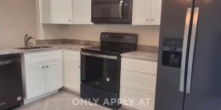 Exceptional Fully Remodeled 2-Bedroom, 2-Bath Duplex in University PlaceFenced Yard Gallery 15
