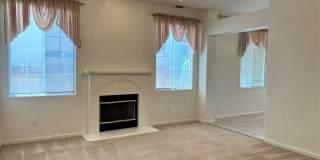 Beautiful home located near Stan State Gallery 1