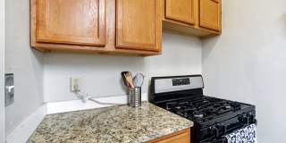 6 bed/2 bath on Rohs St., Mins. from UC for Only $600/pp ($3,600/mo)! $250 SIGN ON BONUS FOR LTO!!! Gallery 13