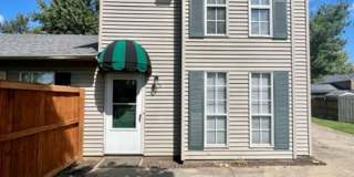 2 Bed/1.5 Bath Towhome on Cul-De-Sac, *Backyard Privacy Fence* Gallery 1