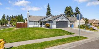 3 bedroom home for RENT in Turlock - 4403 Reflections Ave Gallery 1