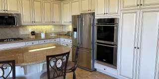 60189 Poinsettia Place Gallery 7