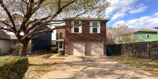 Well Maintained, Two Stories, 3 Bedrooms 2.5 Baths House Cross Street from Piney Bend Park for Rent in South Austin Gallery 1