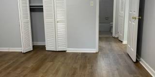 2 bedroom, 1 bath apartment in small complex on Hill Street! Walking distance to Normal Town, Downtown & UGA! Available now! Gallery 16