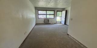 1906 E. Maxwell Gallery 4