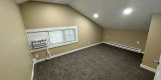 5 Bedroom Rental in Moline Gallery 14