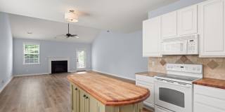 Spacious House in Hadley Park Gallery 7