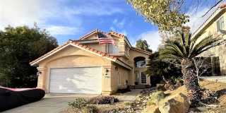 Beautiful Single Family home with Large Backyard Gallery 1