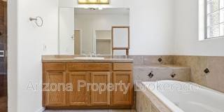 1933 W Tanya Trl Gallery 25