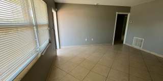Welcome to 2154 Inner Cass, your ideal 2/1 home in Sarasota Gallery 9