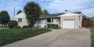 Garage Space Galore in Bellevue. Garage Space Galore in Bellevue. Gallery 1