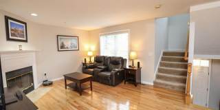Beautifully and well maintained townhouse in desirable Georgetowne Condo Association. Gallery 4