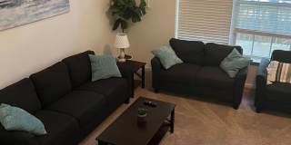 LARGE 3 BEDROOM TOWNHOME Gallery 6
