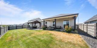 Move-In Ready West Richland Rental – 3-Car Garage, Fenced Yard, Hot Tub Included Gallery 33