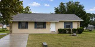 AVAILABLE NOW! Charming 3-Bedroom Ocala Home with Garage & Spacious Yard Gallery 1
