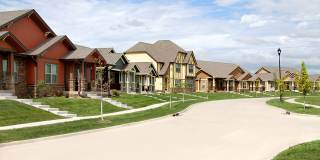 Cascade Falls Townhomes at Prairie Trail Gallery 32