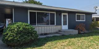 Spacious Clarkston 3 bed/2 Bath Pet-friendly House with Large Fenced Backyard Gallery 1