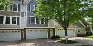 2-Bedroom, 2.5-Bath Urbandale Townhome with 2-Car Garage & Deck Gallery 28