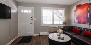 The Hinsdale Apartment Homes Gallery 6