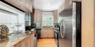 1419 NE 4th Ct Gallery 13