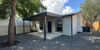 AVAILABLE: Updated 4 BR / 2 BA in Prime South Austin Location Gallery 29