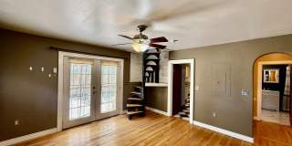 Charming 1925 Hillside Bungalow | Downtown Colorado Springs Gallery 10