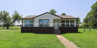 Beautifully Done 3 Bedroom House! Available for Immediate Move in! Gallery 3