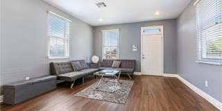 1512 N ROBERTSON Street Gallery 4