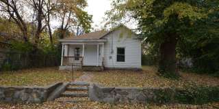 Rent this 2 Bedroom 1 bathroom Home Gallery 1