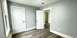 121 Oak Street Gallery 8