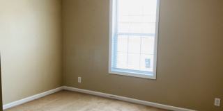 Spacious 3 Bed Townhome!!! Gallery 8