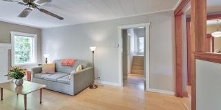 Beautiful Craftsman Bungalow on the edge of the Historic Fort Russell Dristrict Gallery 11