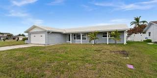Stunning Waterfront Home - Treasure Island! 3bed| 2bath Stunning Waterfront Home - Treasure Island! 3bed| 2bath Gallery 1