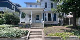 Single Family Home Located Near Medical Mile!! Gallery 1