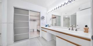 3400 NE 192nd St Gallery 10