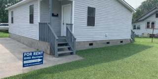 Quaint home located in City Limits Gallery 1