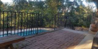 Spacious Duplex in South Redlands with Pool Access Gallery 13