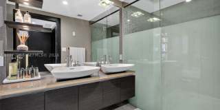 200 Biscayne Boulevard Way Gallery 26