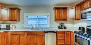 Modern Jefferson Park Living | 3 Bed + 4 Bath Near Restaurants, Breweries & Downtown Denver Gallery 10