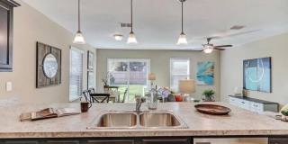 1308 LAKE SHORE Boulevard Gallery 2